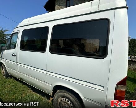 Белый Мерседес Sprinter, объемом двигателя 2.3 л и пробегом 350 тыс. км за 4000 $, фото 2 на Automoto.ua