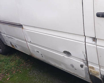 Белый Мерседес Sprinter, объемом двигателя 2.9 л и пробегом 700 тыс. км за 5000 $, фото 3 на Automoto.ua