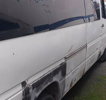 Белый Мерседес Sprinter, объемом двигателя 2.9 л и пробегом 700 тыс. км за 5000 $, фото 5 на Automoto.ua