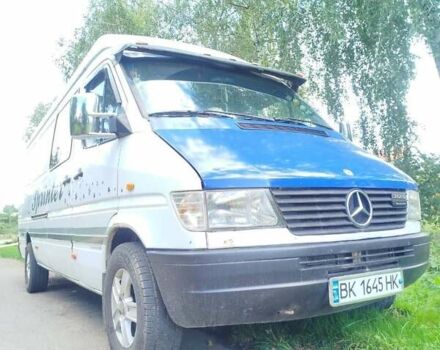 Белый Мерседес Sprinter, объемом двигателя 0 л и пробегом 284 тыс. км за 8500 $, фото 3 на Automoto.ua