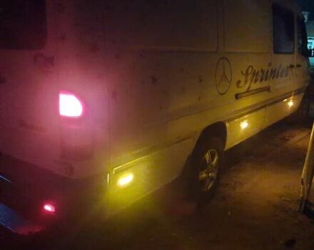 Белый Мерседес Sprinter, объемом двигателя 0 л и пробегом 284 тыс. км за 8500 $, фото 10 на Automoto.ua