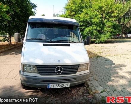 Белый Мерседес Sprinter, объемом двигателя 2.9 л и пробегом 400 тыс. км за 7500 $, фото 2 на Automoto.ua