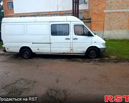 Белый Мерседес Sprinter, объемом двигателя 2.9 л и пробегом 595 тыс. км за 5600 $, фото 2 на Automoto.ua