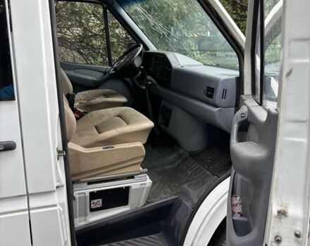 Белый Мерседес Sprinter, объемом двигателя 2.3 л и пробегом 900 тыс. км за 5500 $, фото 6 на Automoto.ua