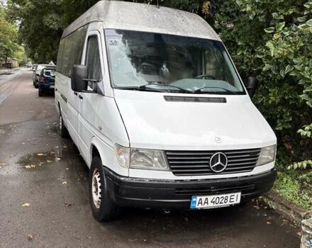 Белый Мерседес Sprinter, объемом двигателя 2.3 л и пробегом 900 тыс. км за 5500 $, фото 2 на Automoto.ua