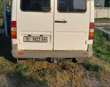 Белый Мерседес Sprinter, объемом двигателя 2.9 л и пробегом 300 тыс. км за 5000 $, фото 1 на Automoto.ua