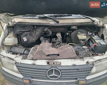 Белый Мерседес Sprinter, объемом двигателя 2.9 л и пробегом 500 тыс. км за 6500 $, фото 4 на Automoto.ua