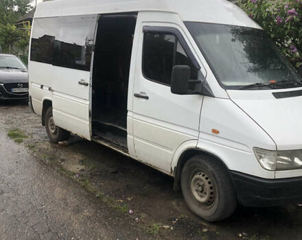 Белый Мерседес Sprinter, объемом двигателя 0 л и пробегом 495 тыс. км за 4300 $, фото 1 на Automoto.ua