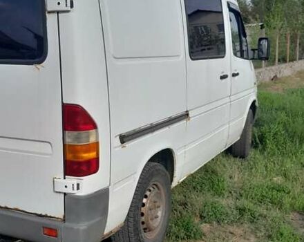 Белый Мерседес Sprinter, объемом двигателя 2.9 л и пробегом 300 тыс. км за 5000 $, фото 2 на Automoto.ua
