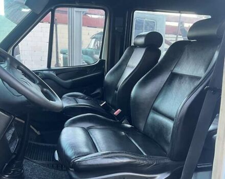 Белый Мерседес Sprinter, объемом двигателя 2.2 л и пробегом 600 тыс. км за 10300 $, фото 6 на Automoto.ua