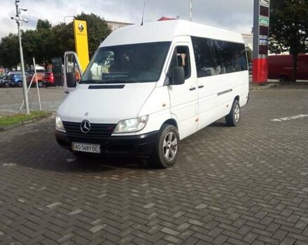 Белый Мерседес Sprinter, объемом двигателя 2.2 л и пробегом 280 тыс. км за 9000 $, фото 4 на Automoto.ua