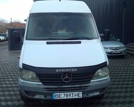 Белый Мерседес Sprinter, объемом двигателя 2.15 л и пробегом 500 тыс. км за 10500 $, фото 1 на Automoto.ua