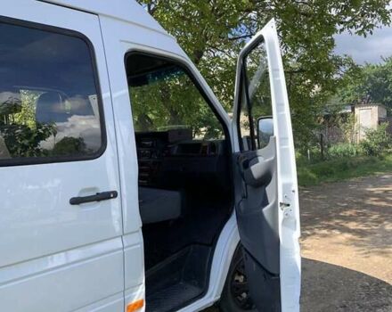 Белый Мерседес Sprinter, объемом двигателя 2.2 л и пробегом 780 тыс. км за 8300 $, фото 7 на Automoto.ua