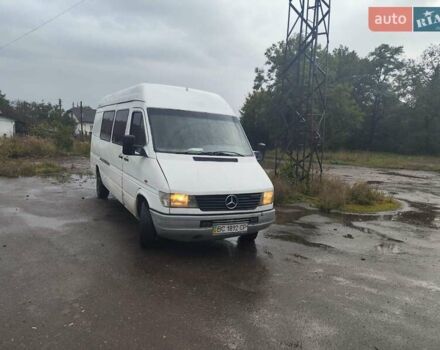 Белый Мерседес Sprinter, объемом двигателя 2.87 л и пробегом 238 тыс. км за 4200 $, фото 3 на Automoto.ua