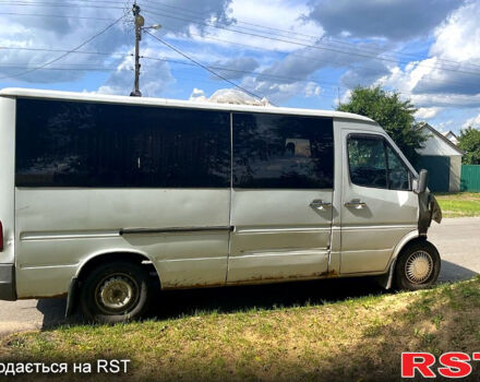 Белый Мерседес Sprinter, объемом двигателя 2.1 л и пробегом 350 тыс. км за 2700 $, фото 2 на Automoto.ua