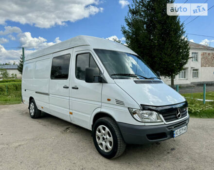 Белый Мерседес Sprinter, объемом двигателя 2.15 л и пробегом 799 тыс. км за 7999 $, фото 2 на Automoto.ua