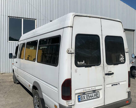 Белый Мерседес Sprinter, объемом двигателя 2.15 л и пробегом 500 тыс. км за 7200 $, фото 4 на Automoto.ua