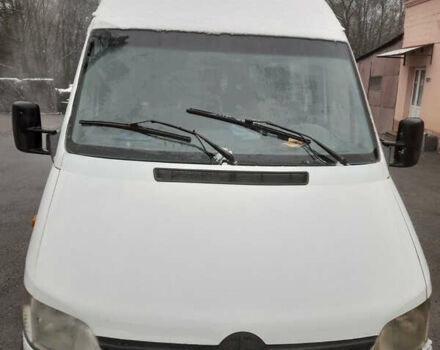 Белый Мерседес Sprinter, объемом двигателя 2.3 л и пробегом 500 тыс. км за 10000 $, фото 6 на Automoto.ua