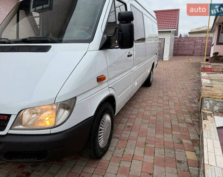 Белый Мерседес Sprinter, объемом двигателя 2.69 л и пробегом 600 тыс. км за 8999 $, фото 3 на Automoto.ua