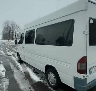 Белый Мерседес Sprinter, объемом двигателя 2.7 л и пробегом 999 тыс. км за 7000 $, фото 1 на Automoto.ua
