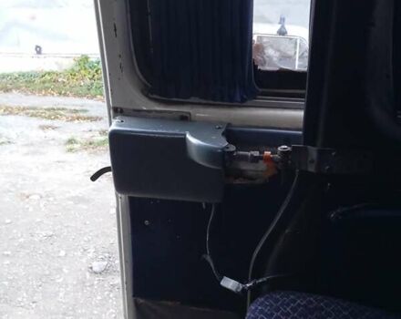 Мерседес Sprinter 2001 у Кам'янське (Дніпродзержинськ) на Automoto.ua Білий Мерседес Sprinter, об'ємом двигуна 2.15 л та пробігом 5 тис. км за 5000 $, фото 2 на Automoto.ua