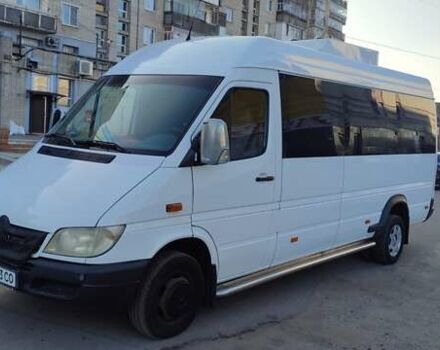 Белый Мерседес Sprinter, объемом двигателя 2.7 л и пробегом 700 тыс. км за 15000 $, фото 4 на Automoto.ua