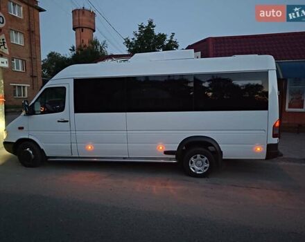 Белый Мерседес Sprinter, объемом двигателя 2.7 л и пробегом 700 тыс. км за 15000 $, фото 7 на Automoto.ua