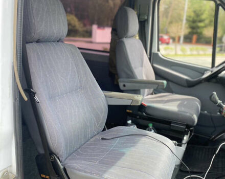 Белый Мерседес Sprinter, объемом двигателя 2.7 л и пробегом 335 тыс. км за 8800 $, фото 11 на Automoto.ua
