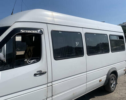 Белый Мерседес Sprinter, объемом двигателя 2.15 л и пробегом 500 тыс. км за 7200 $, фото 1 на Automoto.ua