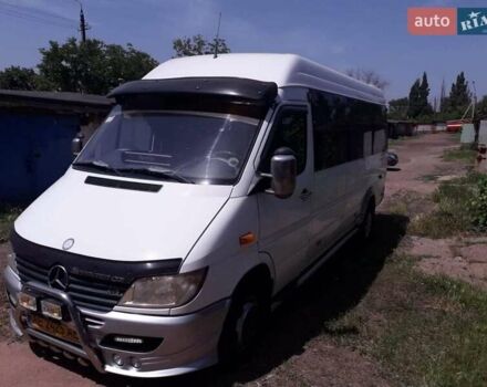 Мерседес Sprinter 2001 у Кривому Розі на Automoto.ua Білий Мерседес Sprinter, об'ємом двигуна 2.15 л та пробігом 113 тис. км за 13000 $, фото 1 на Automoto.ua