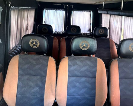 Белый Мерседес Sprinter, объемом двигателя 2.1 л и пробегом 350 тыс. км за 2700 $, фото 3 на Automoto.ua