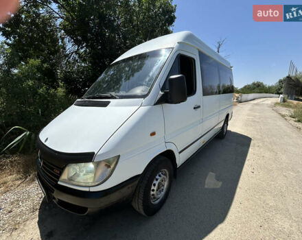 Белый Мерседес Sprinter, объемом двигателя 2.2 л и пробегом 685 тыс. км за 4800 $, фото 1 на Automoto.ua