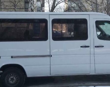 Белый Мерседес Sprinter, объемом двигателя 2.1 л и пробегом 460 тыс. км за 6800 $, фото 2 на Automoto.ua