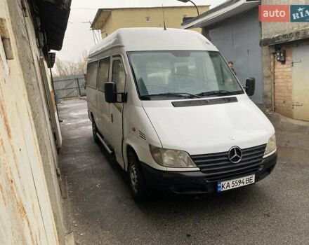 Белый Мерседес Sprinter, объемом двигателя 2.1 л и пробегом 310 тыс. км за 7200 $, фото 2 на Automoto.ua