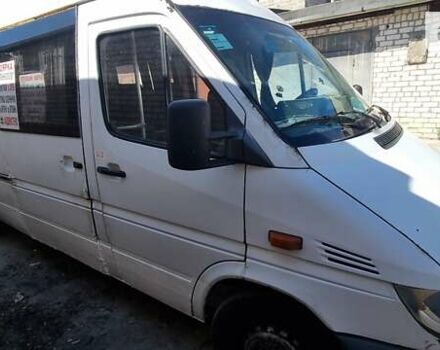 Белый Мерседес Sprinter, объемом двигателя 2.2 л и пробегом 300 тыс. км за 4800 $, фото 2 на Automoto.ua