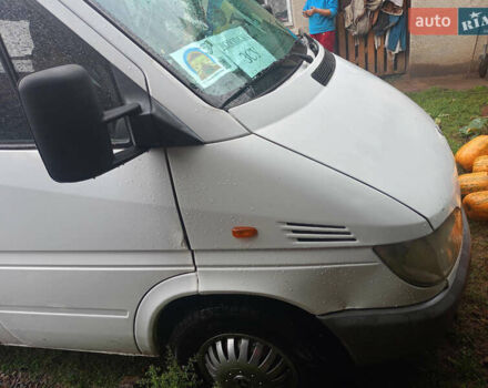 Белый Мерседес Sprinter, объемом двигателя 2.2 л и пробегом 552 тыс. км за 6700 $, фото 3 на Automoto.ua