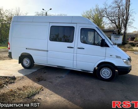 Белый Мерседес Sprinter, объемом двигателя 2.7 л и пробегом 526 тыс. км за 8500 $, фото 3 на Automoto.ua