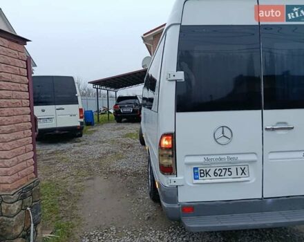 Белый Мерседес Sprinter, объемом двигателя 2.2 л и пробегом 530 тыс. км за 9000 $, фото 7 на Automoto.ua
