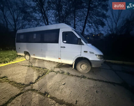 Білий Мерседес Sprinter, об'ємом двигуна 2.15 л та пробігом 370 тис. км за 2299 $, фото 1 на Automoto.ua