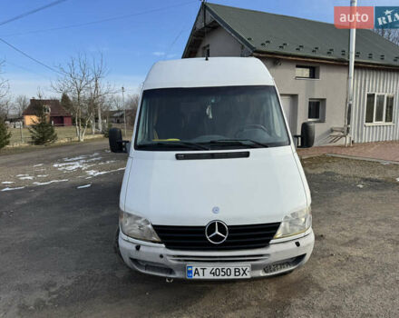 Белый Мерседес Sprinter, объемом двигателя 2.7 л и пробегом 593 тыс. км за 12500 $, фото 1 на Automoto.ua