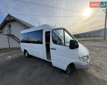 Белый Мерседес Sprinter, объемом двигателя 2.7 л и пробегом 593 тыс. км за 12500 $, фото 5 на Automoto.ua
