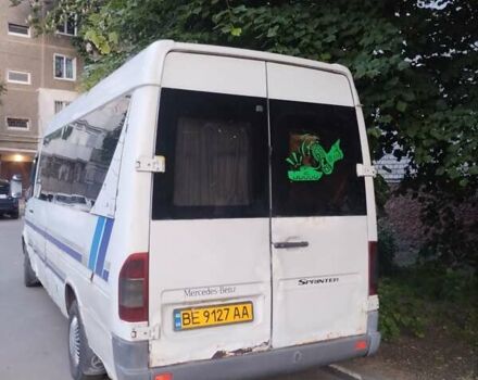 Белый Мерседес Sprinter, объемом двигателя 2.2 л и пробегом 300 тыс. км за 4000 $, фото 3 на Automoto.ua