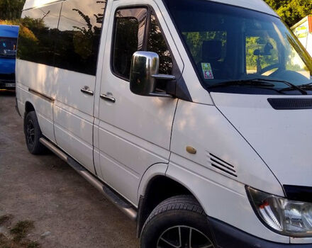 Белый Мерседес Sprinter, объемом двигателя 2.1 л и пробегом 320 тыс. км за 8900 $, фото 3 на Automoto.ua