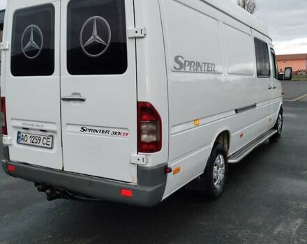 Белый Мерседес Sprinter, объемом двигателя 2.2 л и пробегом 500 тыс. км за 11000 $, фото 5 на Automoto.ua