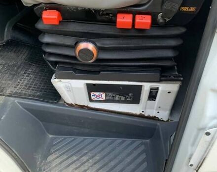 Белый Мерседес Sprinter, объемом двигателя 2.69 л и пробегом 770 тыс. км за 6500 $, фото 6 на Automoto.ua