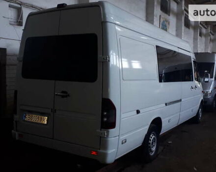 Белый Мерседес Sprinter, объемом двигателя 2.2 л и пробегом 730 тыс. км за 9500 $, фото 2 на Automoto.ua