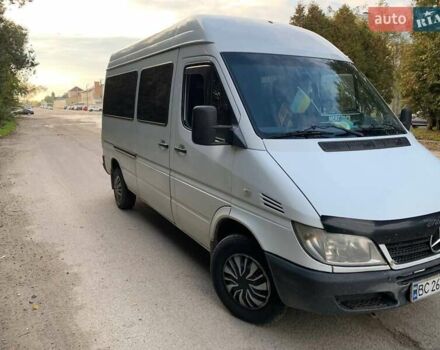 Белый Мерседес Sprinter, объемом двигателя 2.69 л и пробегом 770 тыс. км за 6500 $, фото 4 на Automoto.ua
