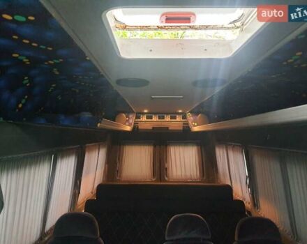 Белый Мерседес Sprinter, объемом двигателя 2.7 л и пробегом 800 тыс. км за 10000 $, фото 2 на Automoto.ua