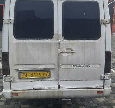 Белый Мерседес Sprinter, объемом двигателя 0 л и пробегом 453 тыс. км за 3800 $, фото 6 на Automoto.ua
