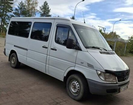 Белый Мерседес Sprinter, объемом двигателя 2.69 л и пробегом 580 тыс. км за 7700 $, фото 4 на Automoto.ua